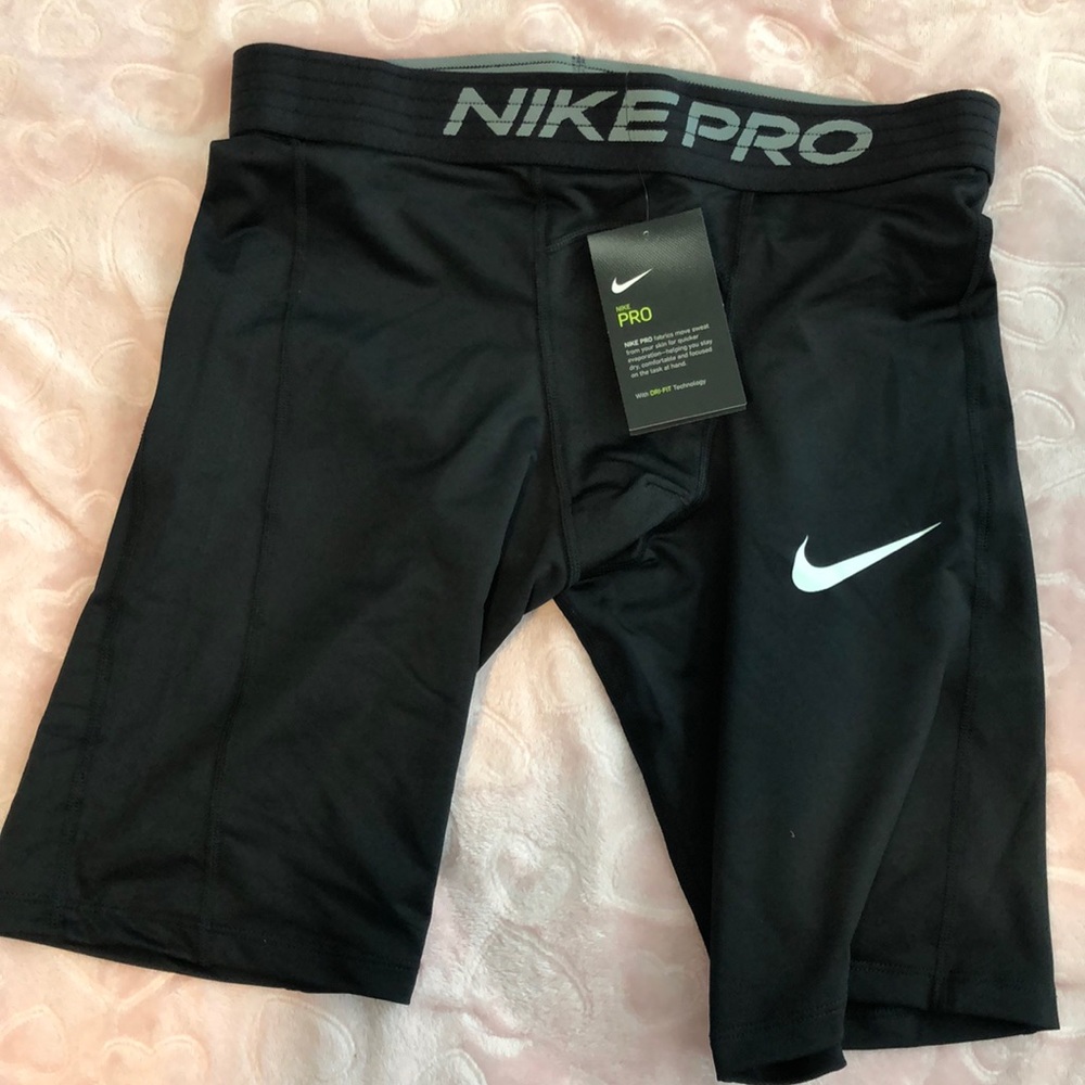 Nike Pro